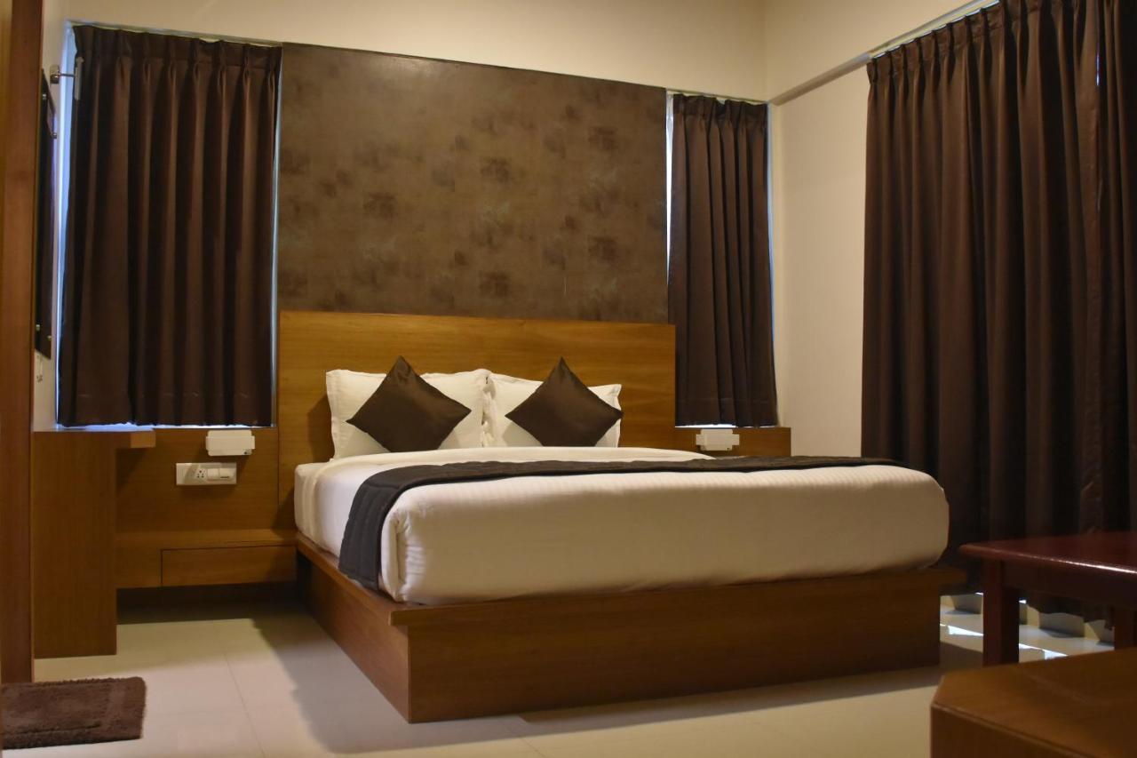 Heritage Inn Мисор Екстериор снимка