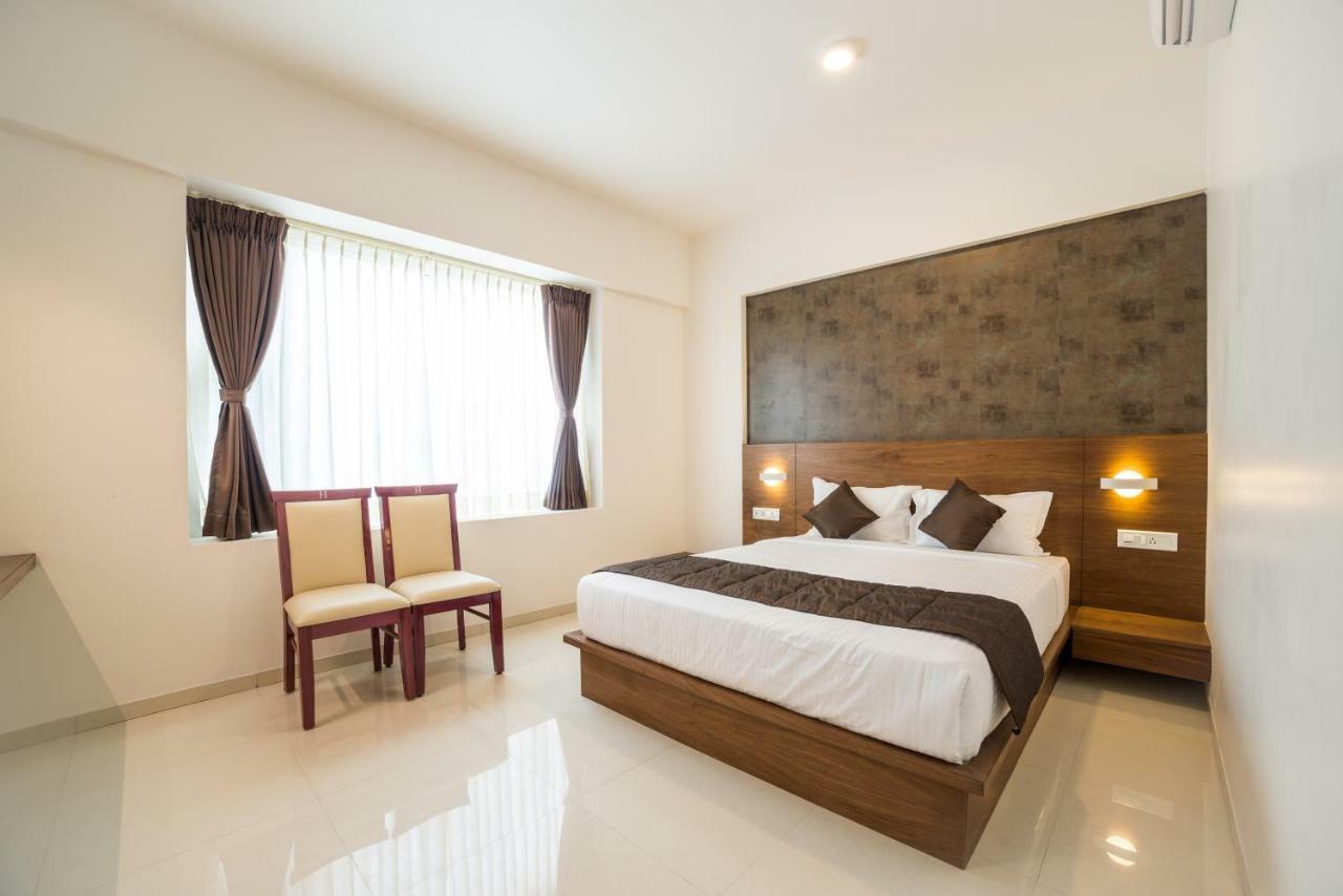 Heritage Inn Мисор Екстериор снимка