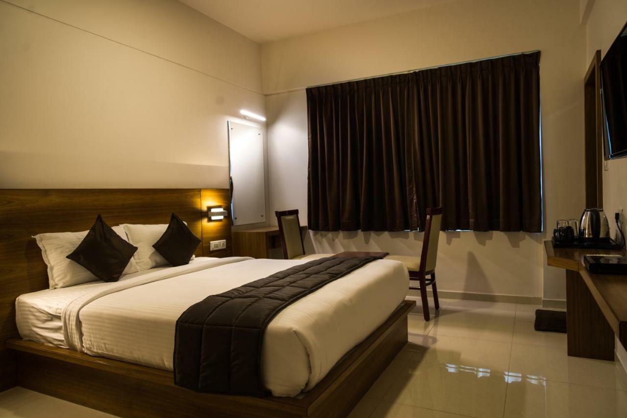 Heritage Inn Мисор Екстериор снимка