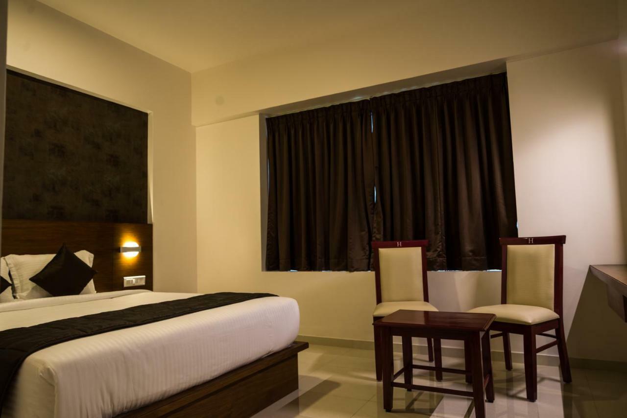 Heritage Inn Мисор Екстериор снимка