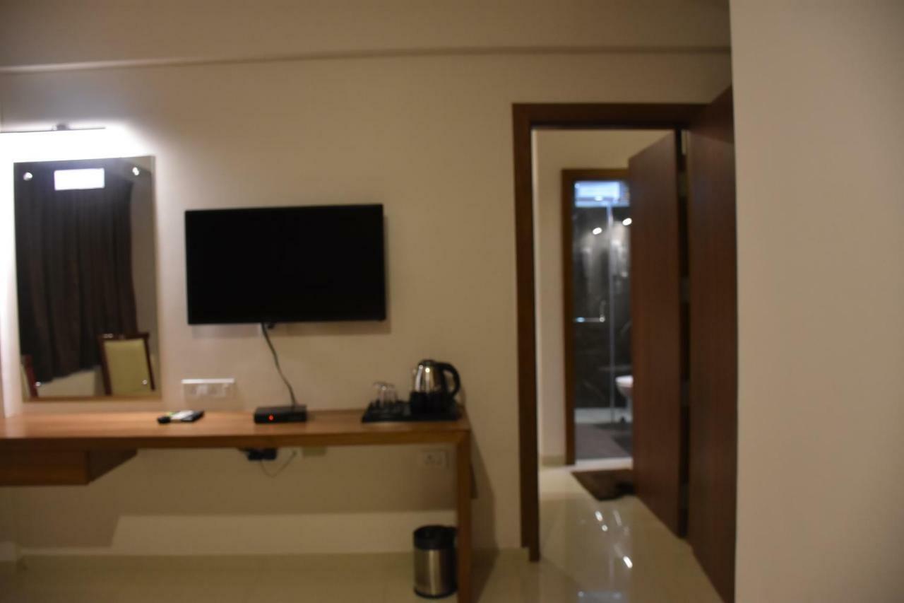 Heritage Inn Мисор Екстериор снимка