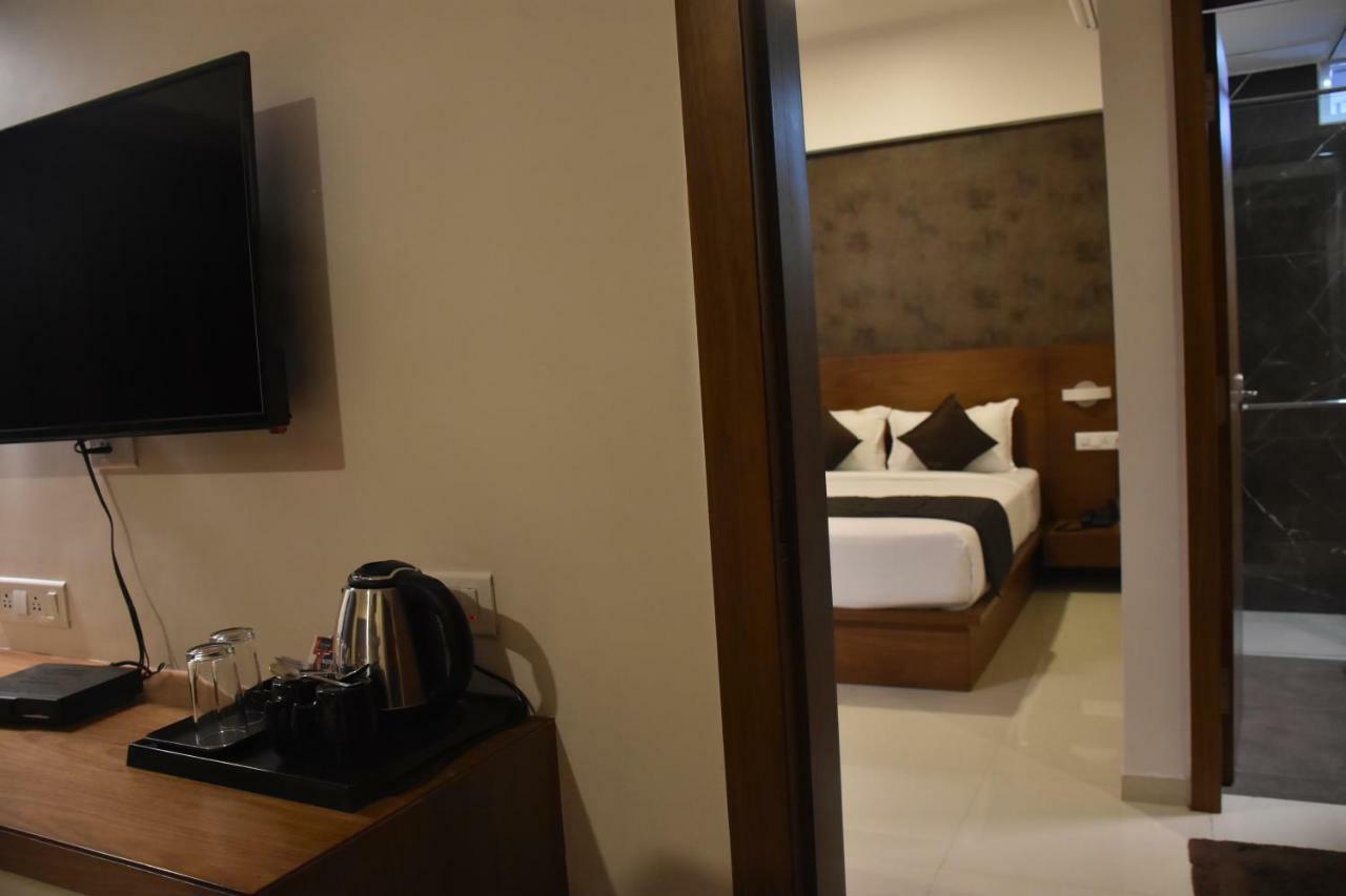 Heritage Inn Мисор Екстериор снимка