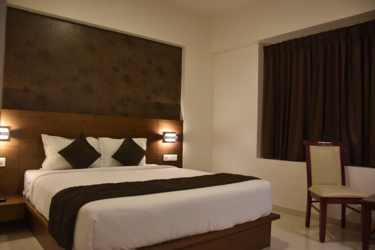 Heritage Inn Мисор Екстериор снимка